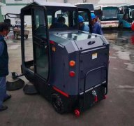 人工清掃效率低？用電動掃地車